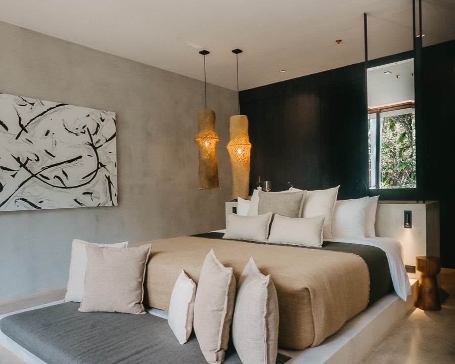 CANOPY SUITE + PRIVATE BALCONY offers a private balcony that extends into the jungle’s canopy, King size bed, Stunning jungle views, Rain shower, A/C, Wi-Fi